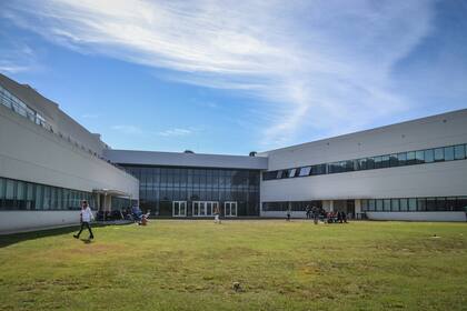 Posgrados en Derecho del Trabajo, Gestión Ambiental y Relaciones Internacionales amplían la oferta de la Facultad de Derecho de la Universidad Austral.