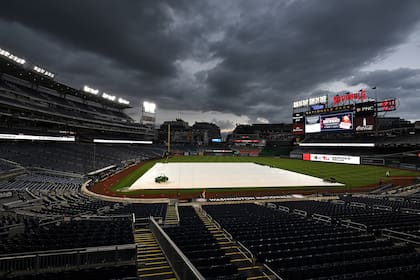 Posponen al martes el inicio de la serie entre Guardianes y Nacionales por lluvia