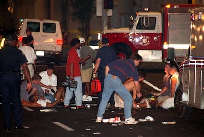 Postal de aquella noche en el Centennial Olympic Park de Atlanta, donde un atentado terrorista dejó dos muertos y 111 heridos