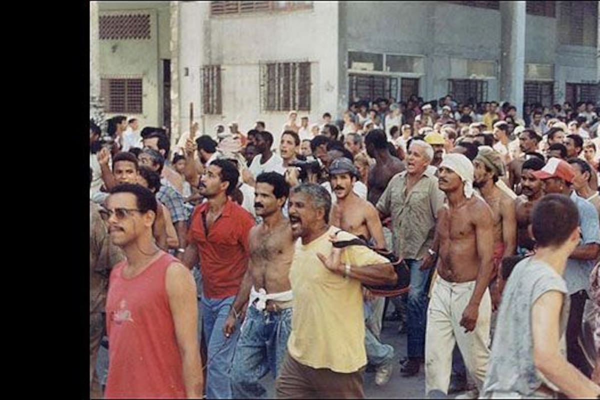 Postal de las masivas movilizaciones, retratadas por el fotógrafo holandés Karel Poort