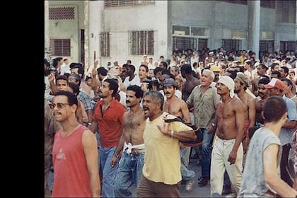 Postal de las masivas movilizaciones, retratadas por el fotógrafo holandés Karel Poort