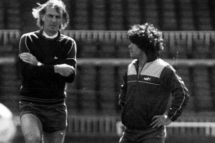 Postal del archivo: Menotti y Maradona. En 1978, el DT dejó fuera del Mundial a quien entonces era un joven astro