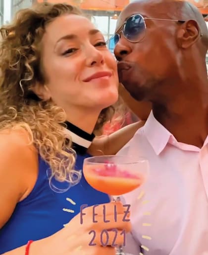 Postal del viaje
de fin de año que hicieron a Las Vegas para
despedir 2020. Unos días antes, Anita estuvo en Buenos
Aires visitando a sus íntimos. “Fue divino, nos disfrutamos
mucho, me llené de amor de familia y volví”, asegura.