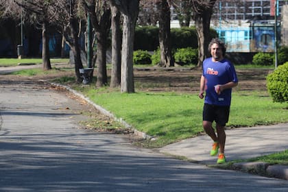 Postal inédita: correr por Muni en soledad, un sábado soleado al mediodía