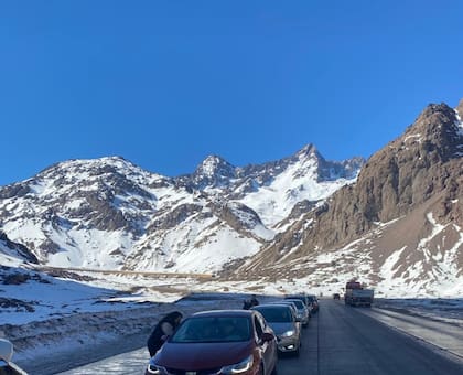 Postal inusual para la zona cordillerana, poca nieve en julio