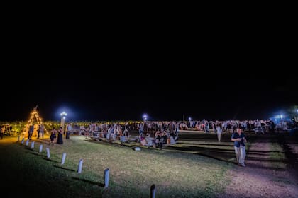 Postal nocturna del Encuentro Federal de Vinos 2025