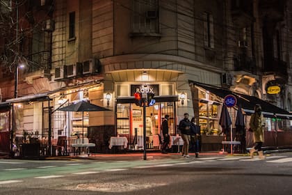 Postal nocturna del frente de Roux, en Peña 2300