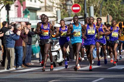 Postales de la carrera realizada en Valencia, donde ocho argentinos buscaron la marca olímpica