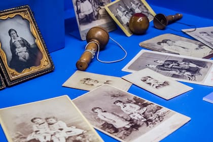 Postales y retratos de niños de familias burguesas