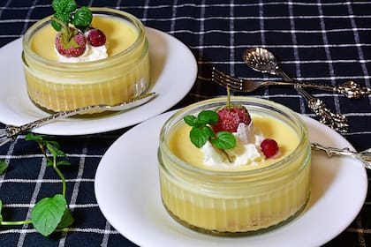 Postre cremoso de limón.