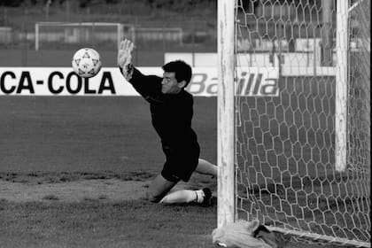 Práctica en Trigoria: Goycochea asumió un compromiso impensado y respondió en Italia 90