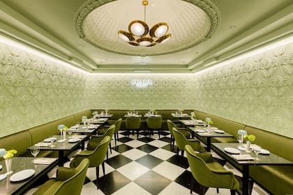 Prada Caffè en la tienda Harrods de Milán