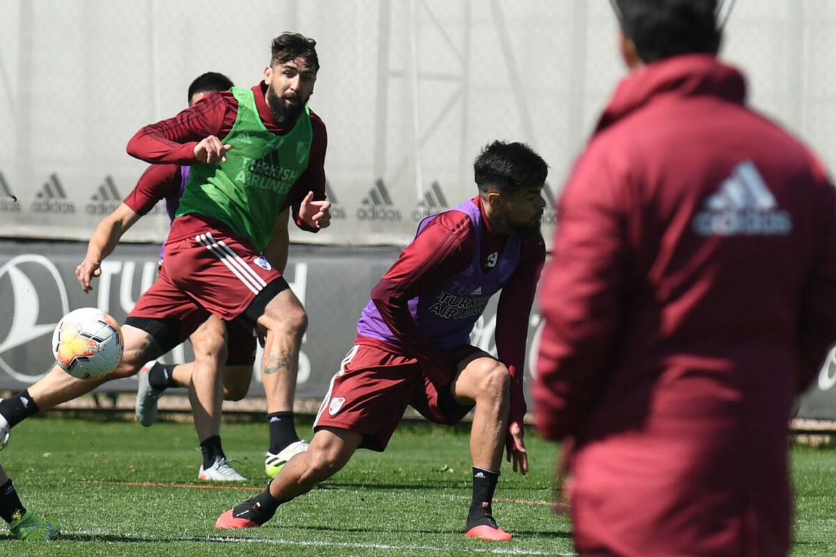 Pratto está entre los convocados para viajar a Lima