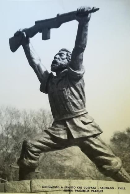 La primera estatua del Che Guevara lleva más de 50 años desaparecida.