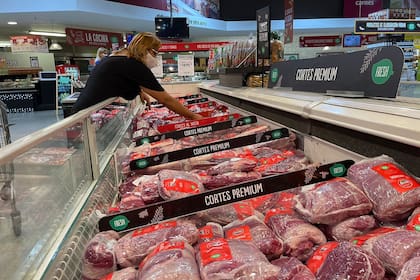 El abastecimiento de carne por parte de los exportadores quedó en medio de una disputa entre las empresas y el Gobierno