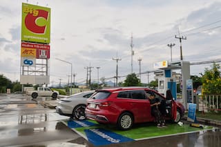 Precios del crudo impulsan la venta de vehículos eléctricos chinos en el mundo en desarrollo