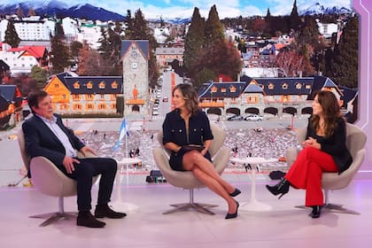 "Precios, emprendimientos y oportunidades en La Patagonia"
Gustavo Garcia Villanueva (GV Real Estate), Carla Quiroga (LA NACION) y Daniela Aiello (Aiello Desarrollos e Inversiones)
