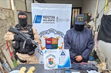 Ocultaban diez kilos de oro en lingotes dentro del depósito de agua de un viejo inodoro