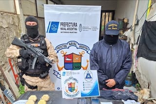 Encontraron diez kilos de oro en lingotes dentro del depósito de agua de un viejo inodoro