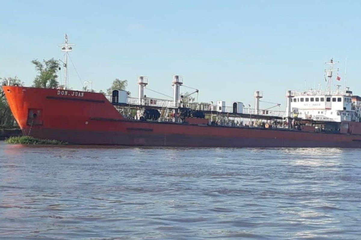 Prefectura secuestró 291 kilos de marihuana en el buque tanquero Don Juan, en la hidrovía, a la altura de La Paz.
