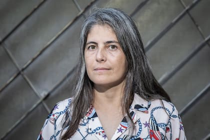 Premiada en Edimburgo por su novela El viento que arrasa, una de las escritoras argentinas con mayor proyección internacional habla de los talleres, las redes y el machismo