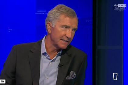 Aunque Souness es más conocido por sus pasos como jugador y entrenador de Liverpool, jugó en la década del 70 en Tottenham Hotspur. Actualmente, se desempeña como comentarista en Sky Sports dónde analiza las repercusiones que dejan los partidos de Premier League cuando finalizan