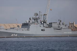 Premier británico califica de temerarias, pero no siniestras, las acciones de buque ruso de guerra