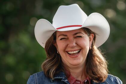 Premier de Alberta dice que estadounidenses pagarán más por gasolina si Trump impone aranceles