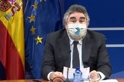 Desde el ministerio de Cultura leyeron el fallo que destaca de Brines "su obra poética, que va de lo carnal y lo puramente humano a lo metafísico, lo espiritual, hacia una aspiración de belleza e inmortalidad"