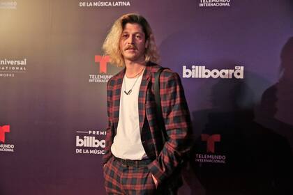 El cantante del grupo Bandalos Chinos no pasó inadvertido
