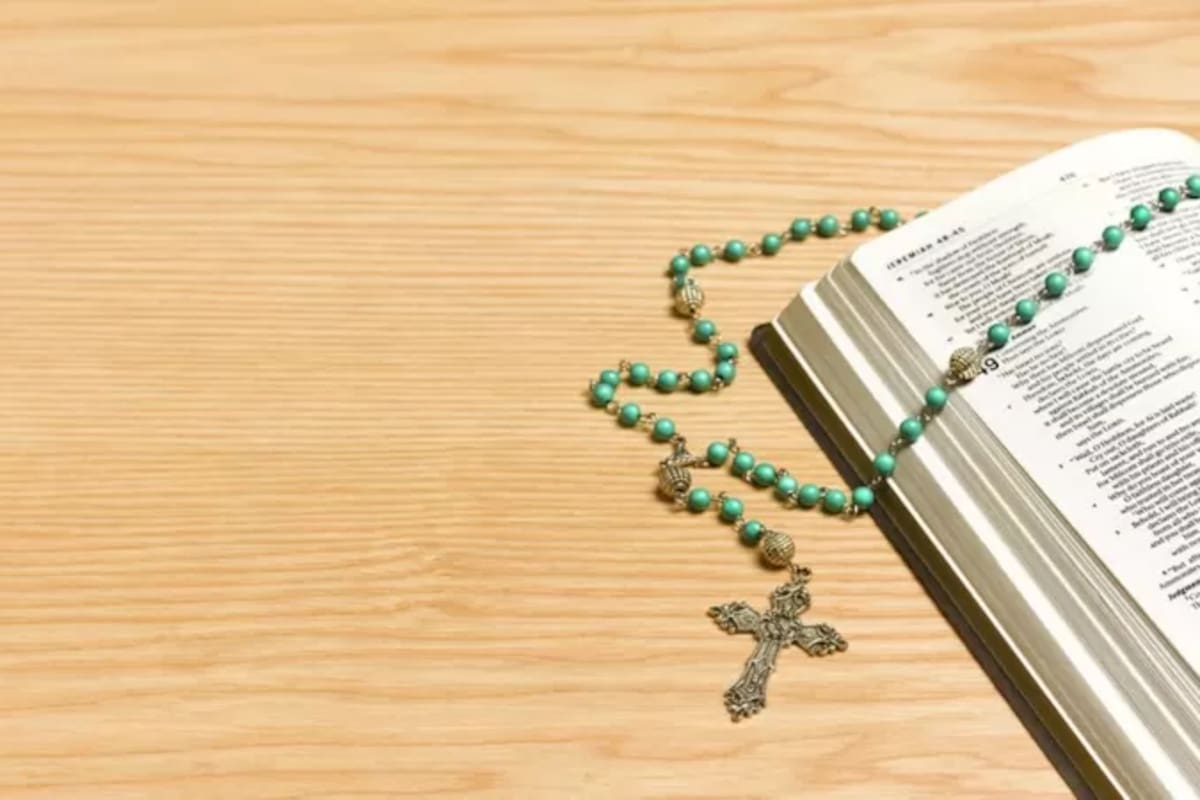 Premisas filosóficas y biológicas son claves para interpretar los textos sagrados