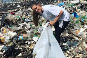 Preocupados por el impacto de este material en la contaminación de playas y océanos, hay muchos jóvenes que decidieron poner manos a la obra; su objetivo, generar más conciencia y lograr cambios en hábitos cotidianos