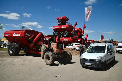 Preparativos para la inauguración de mañana de Expoagro en San Nicolás