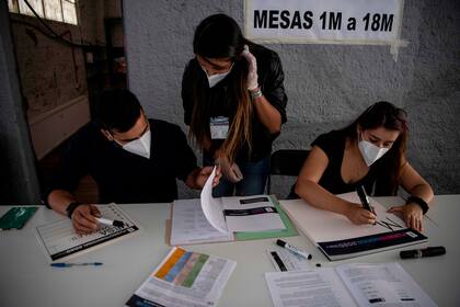 Los centros de votación fueron acondicionados para evitar muchedumbres