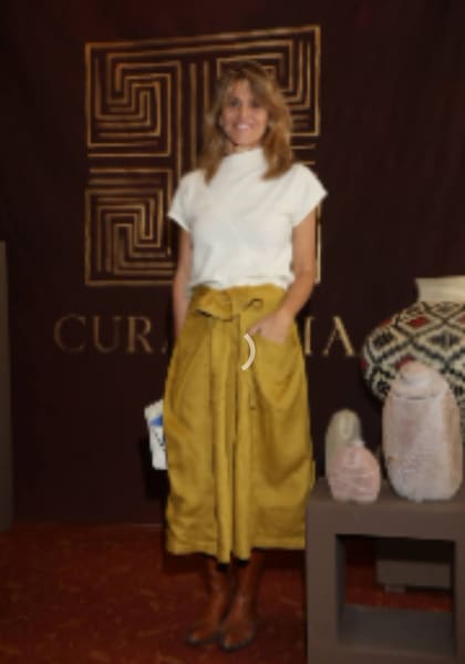 María Freytas también apostó por el color con una pollera en color maíz
