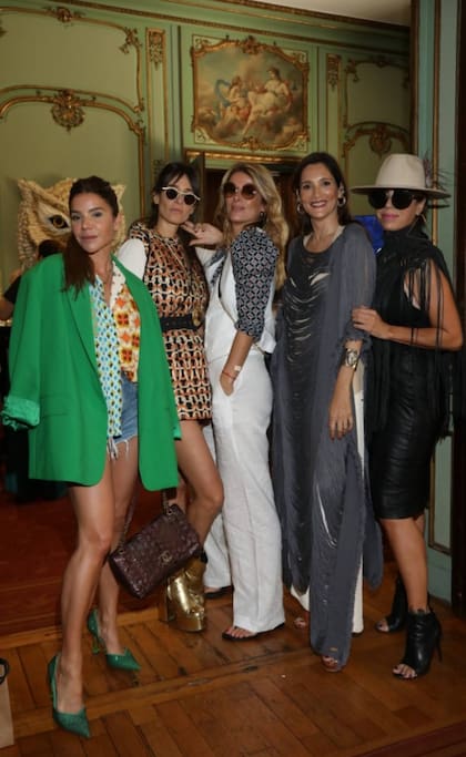 Romina Pigretti, Concepción Cochrane Blaquier, Andrea Martinez, Astrid Muñoz y Nana Polesello.