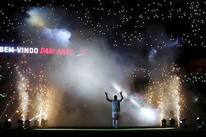 Presentación de Dani Alves en el Estadio Morumbi