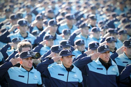 Presentación de los 3551 cadetes y 502 conductores motoristas egresados de las escuelas Juan Vucetich de la policía bonaerense