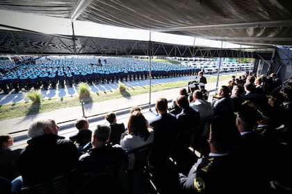 Presentación de los 3551 cadetes y 502 conductores motoristas egresados de las escuelas Juan Vucetich de la policía bonaerense