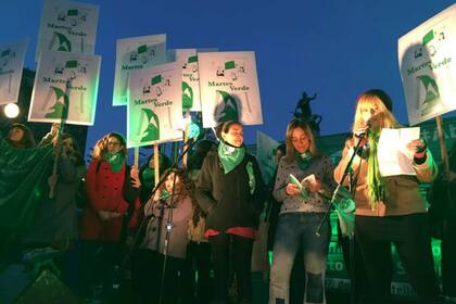 Presentación del libro "Martes Verde" frente al Congreso