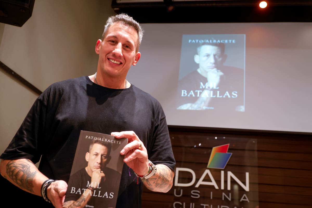 Presentación del libro ¨Mil Batallas¨del ex Puma Patricio Pato Albacete.