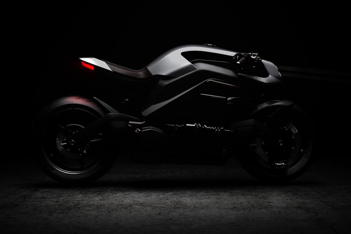 Presentada en el salón de la moto EICMA de Milán, Italia, la Arc Vector puede acelerar de 0 a 100 km/h en 2,7 segundos y es capaz de alcanzar una velocidad máxima de 241 kilómetros por hora