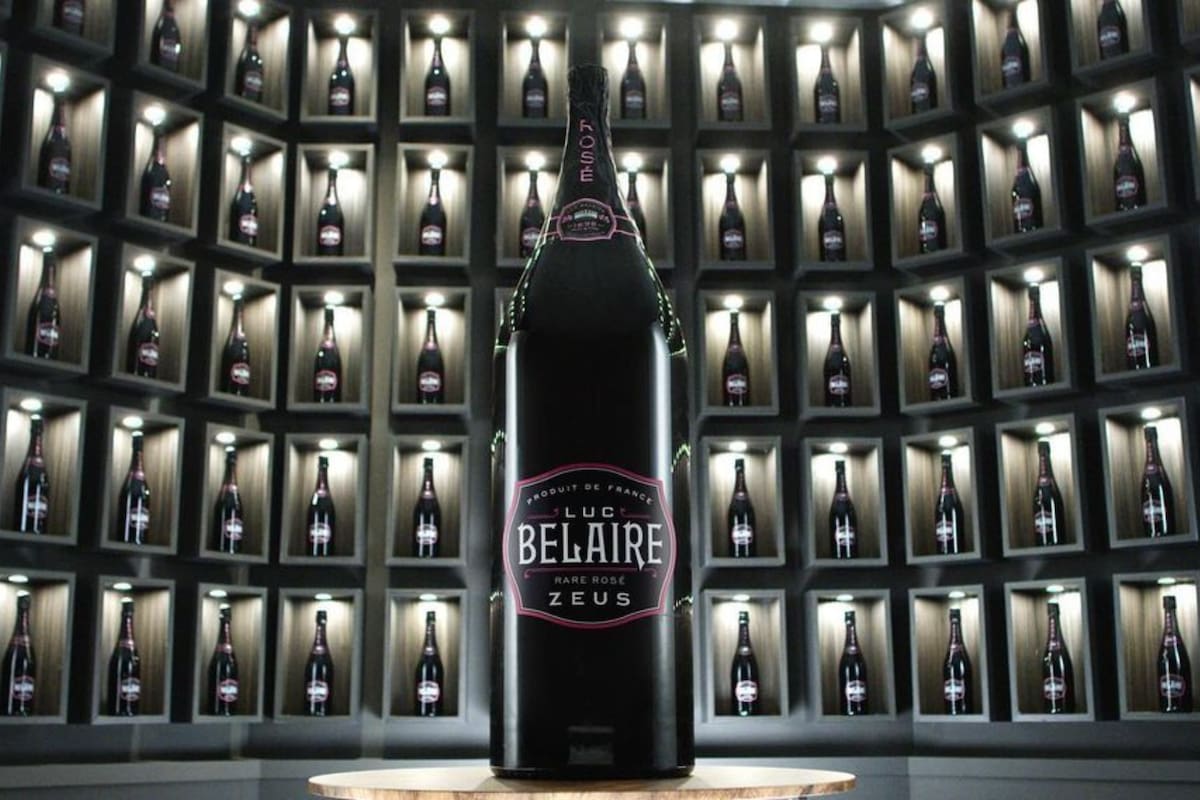 Presentaron la botella de vino más grande del mundo