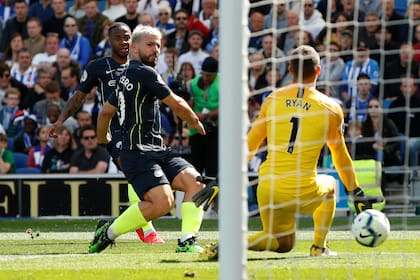 Goleador hasta el final: el tanto de Agüero para el empate parcial del City ante Brighton en la última fecha