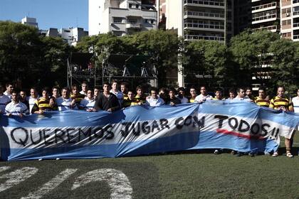 Histórico: jugadores de Belgrano y SIC pararon 10 minutos en solidaridad con sus compañeros