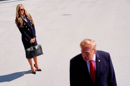 Trump echó a su nueva vocera, Katie Zacharia, a cinco días después de asumir