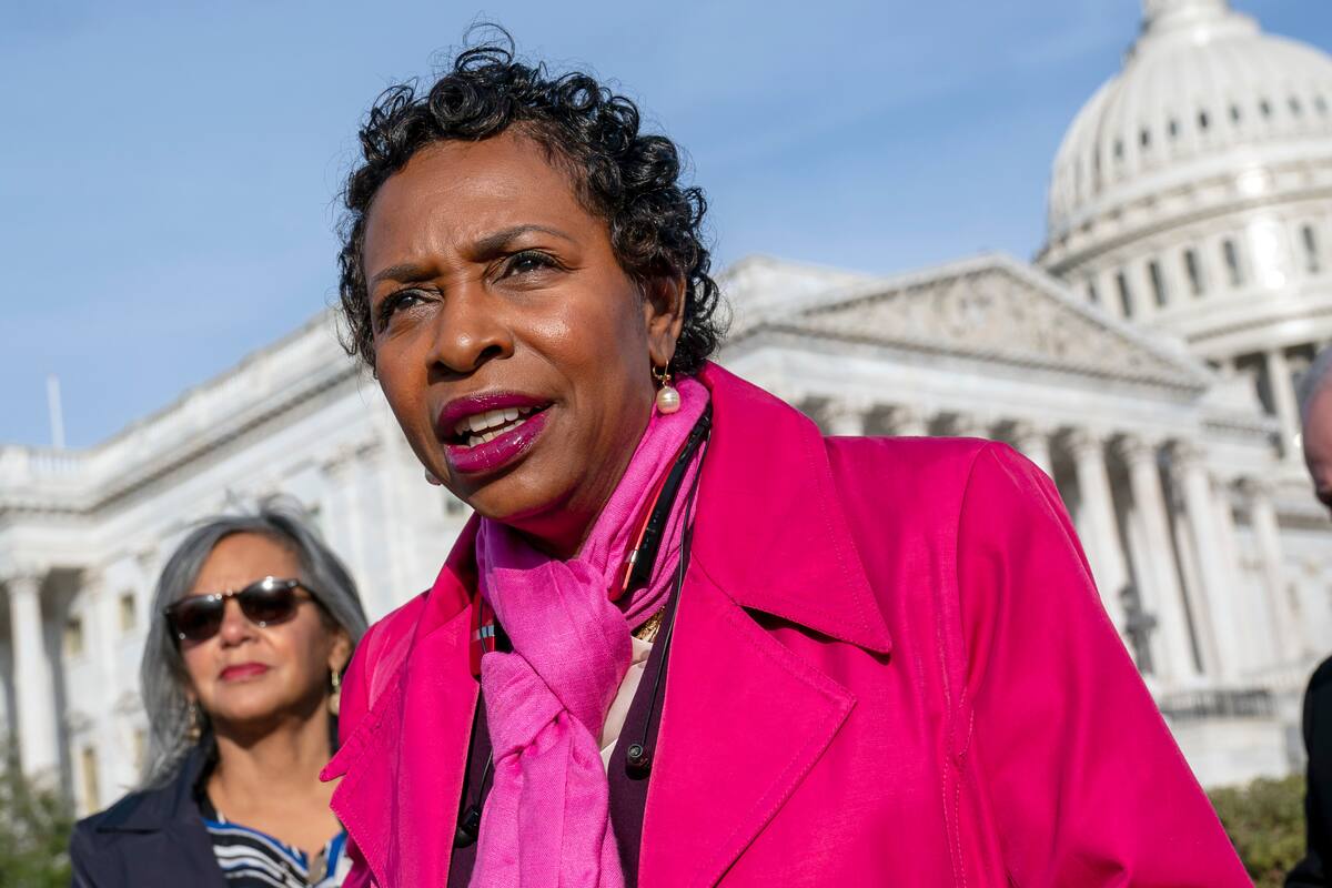 Presidenta de Caucus Negro del Congreso dice que video enviado por Trump es "racista y prejuicioso"