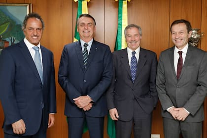 El presidente de Brasil invitó a Fernández durante la reunión que mantuvo con Felipe Solá en Brasilia