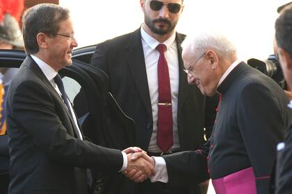 Presidente de Israel se reúne con el papa León XIV mientras continúa la ofensiva en Gaza