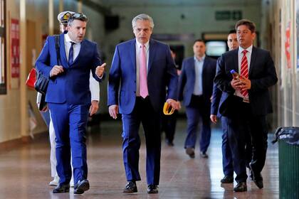 Presidente y profesor: Alberto Fernández fue a la Facultad de Derecho de la UBA a tomar finales